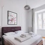 Stylish 1Br, 2Bath Apartment Castel Sant\'Angelo 6A